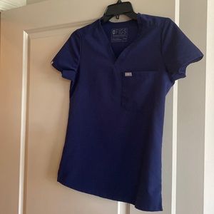 Figs Catarina one pocket scrub top in navy blue size xxs